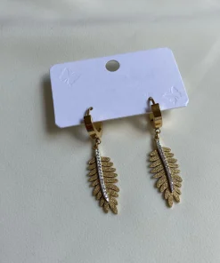 Tüy Yaprak Şekilli Gold Renk Küpe